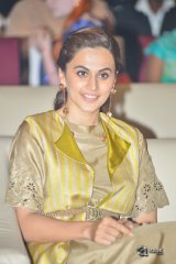 Neevevaro Movie Press Meet Photos